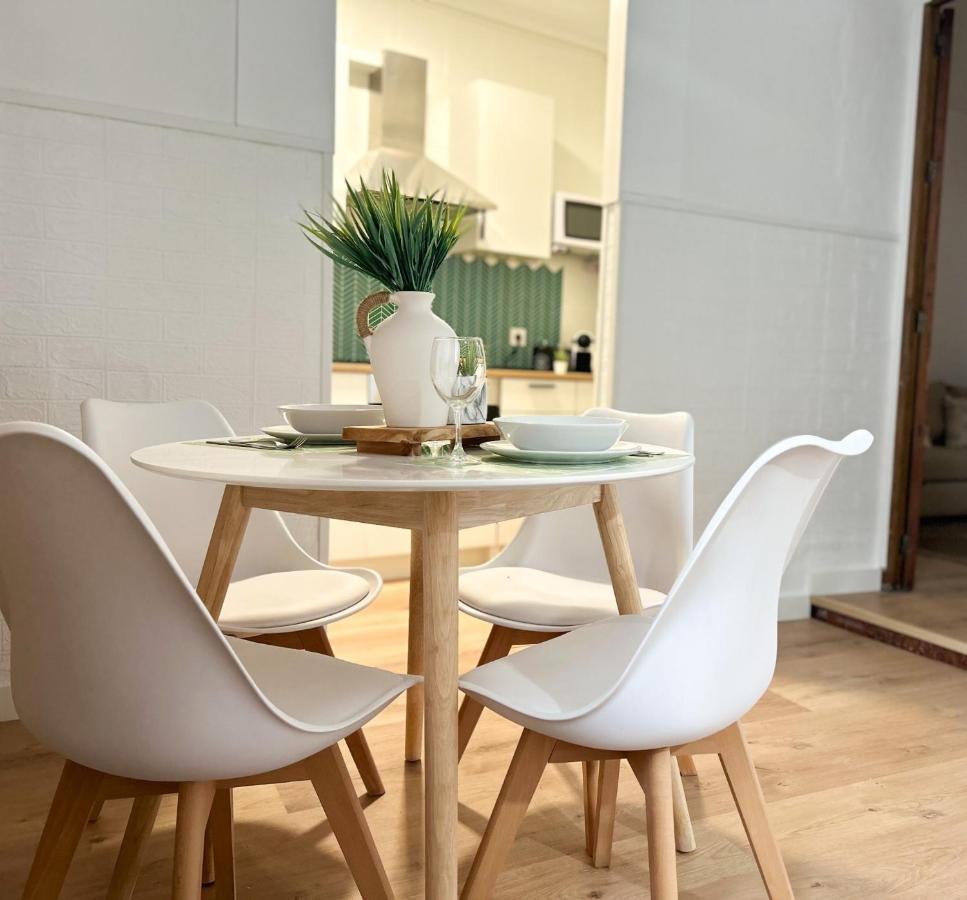Apartamento Plaza Castilleja de la Cuesta Eksteriør bilde