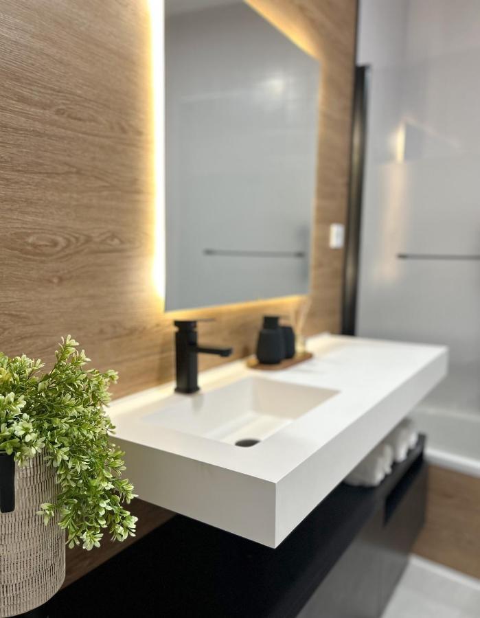 Apartamento Plaza Castilleja de la Cuesta Eksteriør bilde